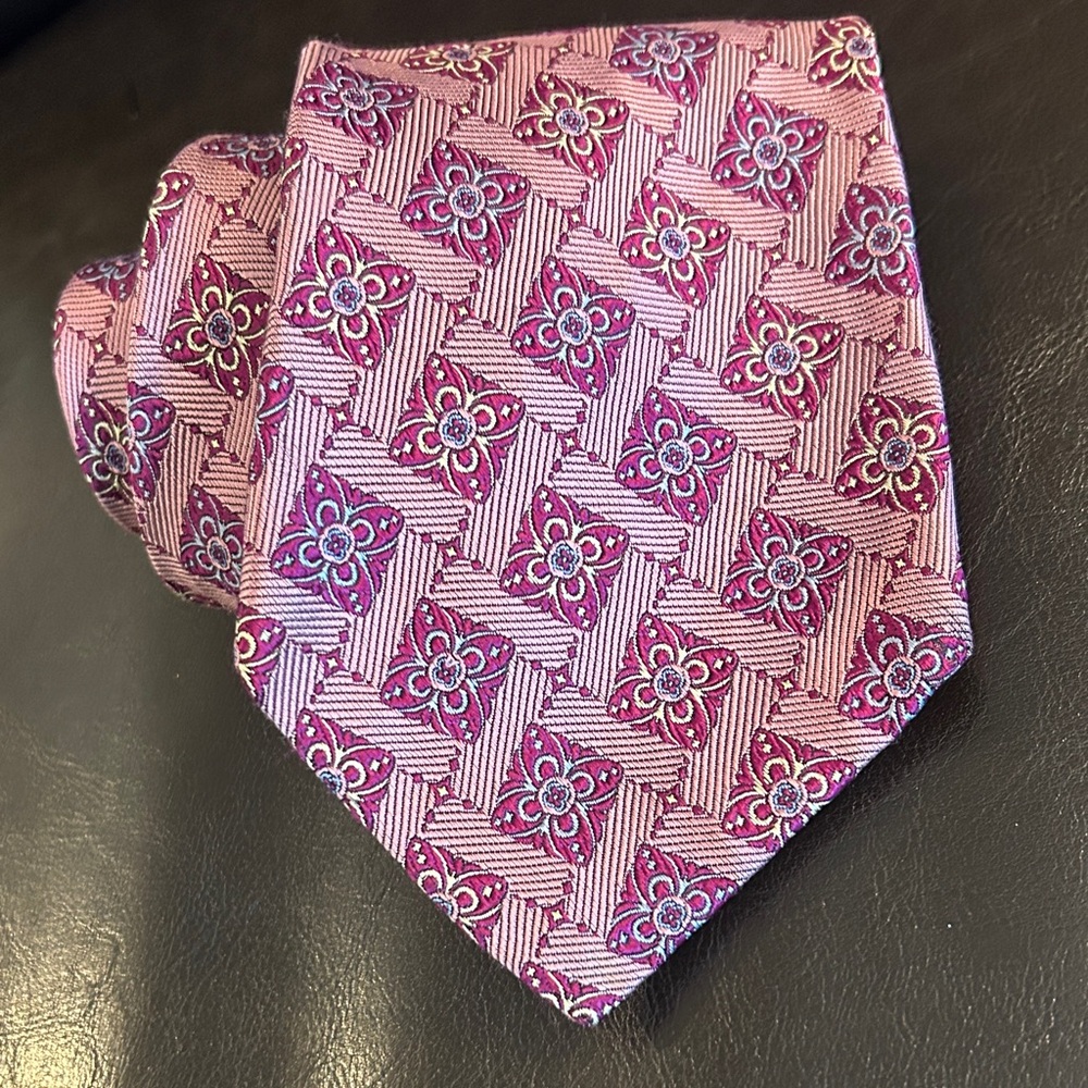 Robert Talbott Mauve and burgundy silk patterned tie